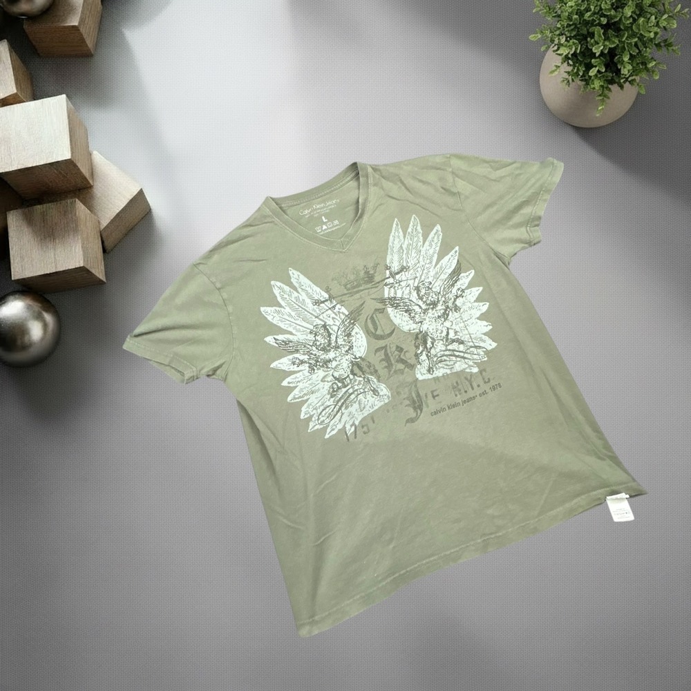 Calvin Klein Jeans‎ Mens Large Olive Green Graphic V-Neck T-Shirt Y2K Griffin